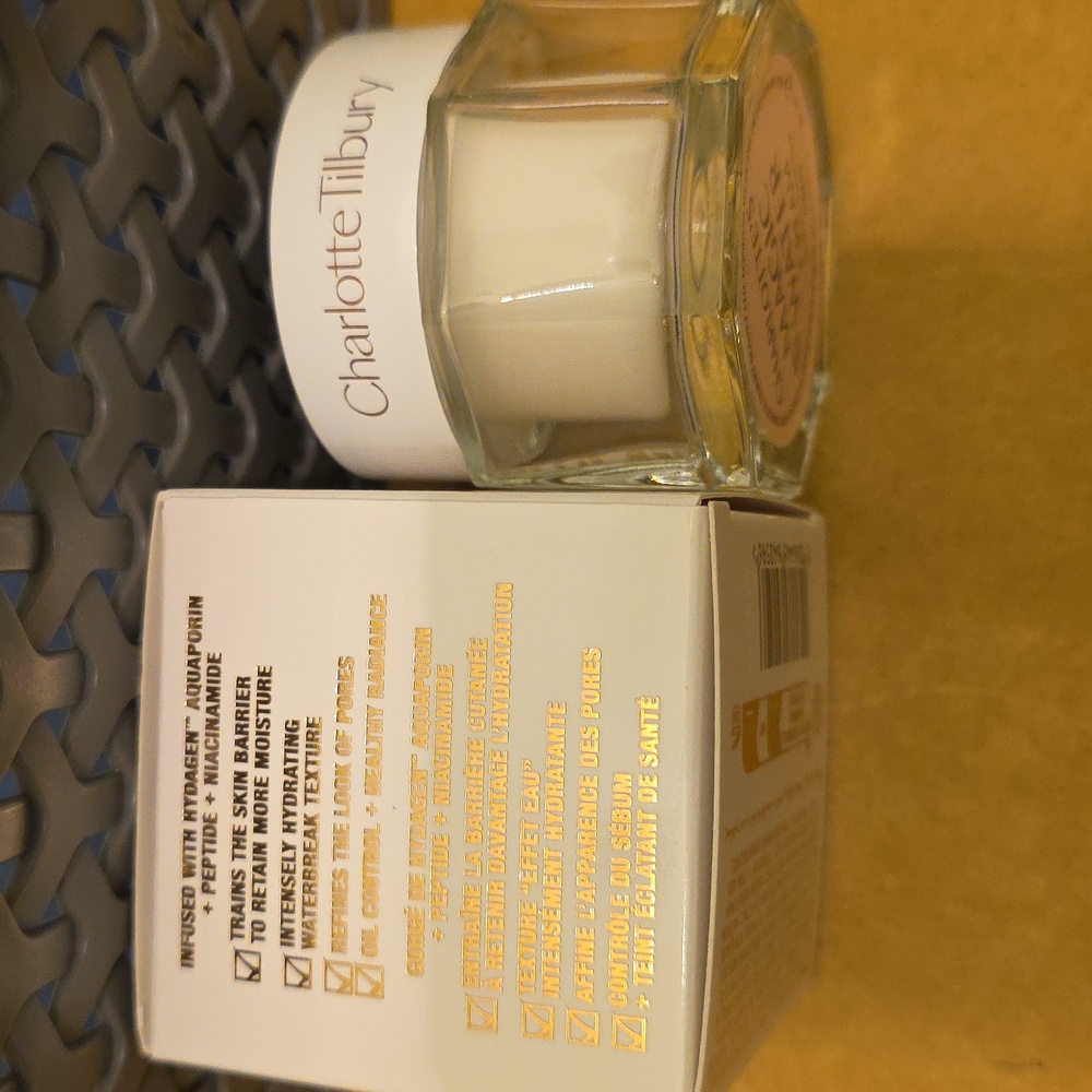 Charlotte Tilbury Magic WATER Cream Moisturizer STANDARD SIZE 30ml/1 fl oz. BNIB - Picture 5 of 8